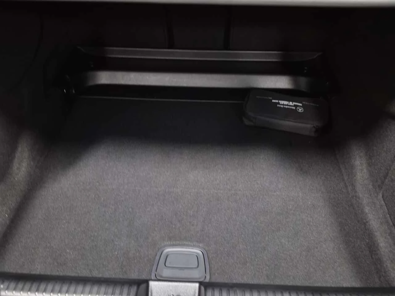 Mercedes-Benz EQE 500 | CARFAX , снимка 15 - Автомобили и джипове - 54137581