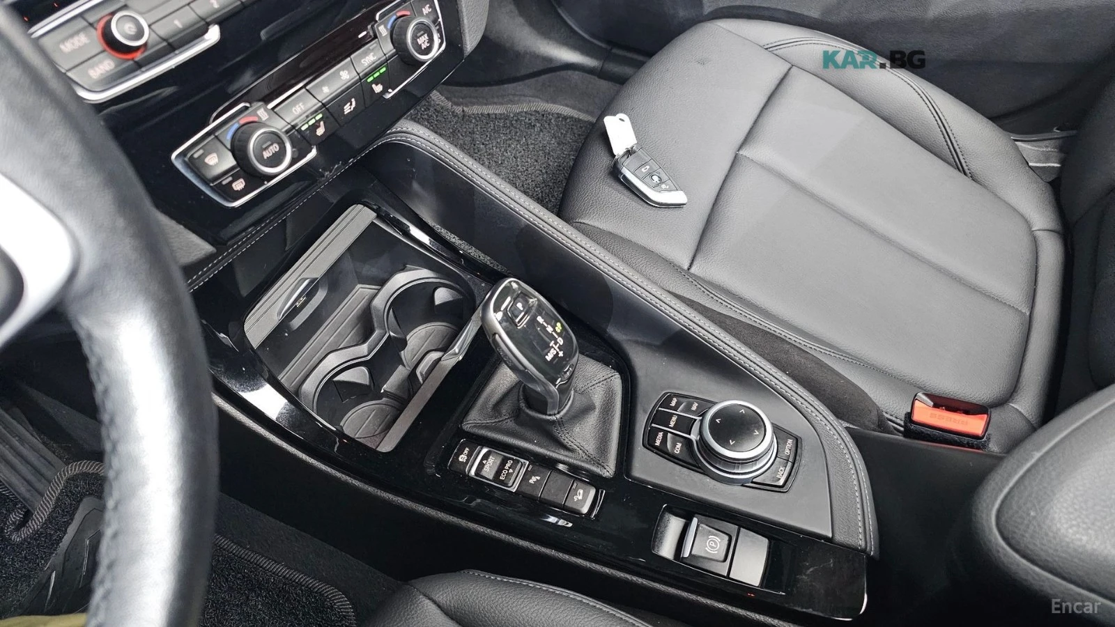 BMW X1 * ПАНО* KEYLESS* Camera* ПОДГРЕВ* , снимка 9 - Автомобили и джипове - 55101335
