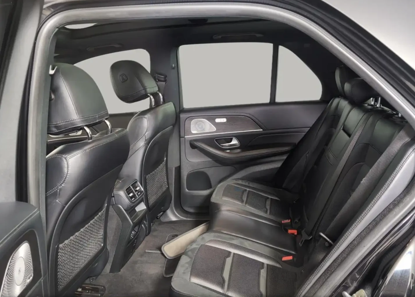 Mercedes-Benz GLE 53 4MATIC Night pack / Burmester / 360, снимка 8 - Автомобили и джипове - 55220665