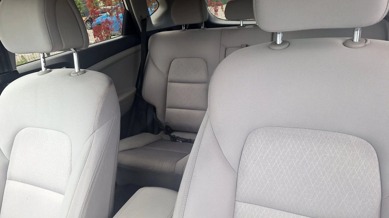 Hyundai Tucson 2.0 4x4, снимка 10 - Автомобили и джипове - 56246566