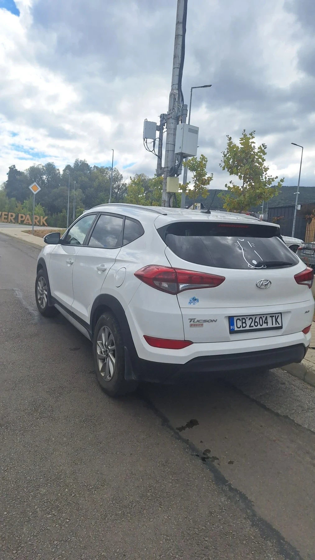 Hyundai Tucson 2.0 4x4, снимка 4 - Автомобили и джипове - 56246566