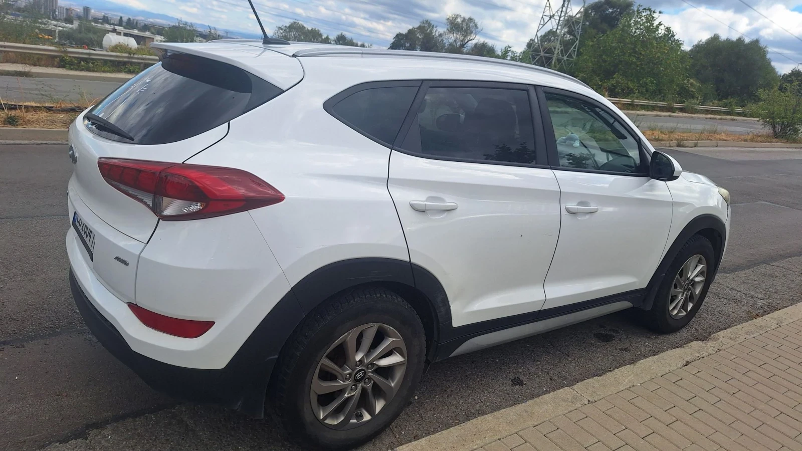 Hyundai Tucson 2.0 4x4, снимка 5 - Автомобили и джипове - 56246566