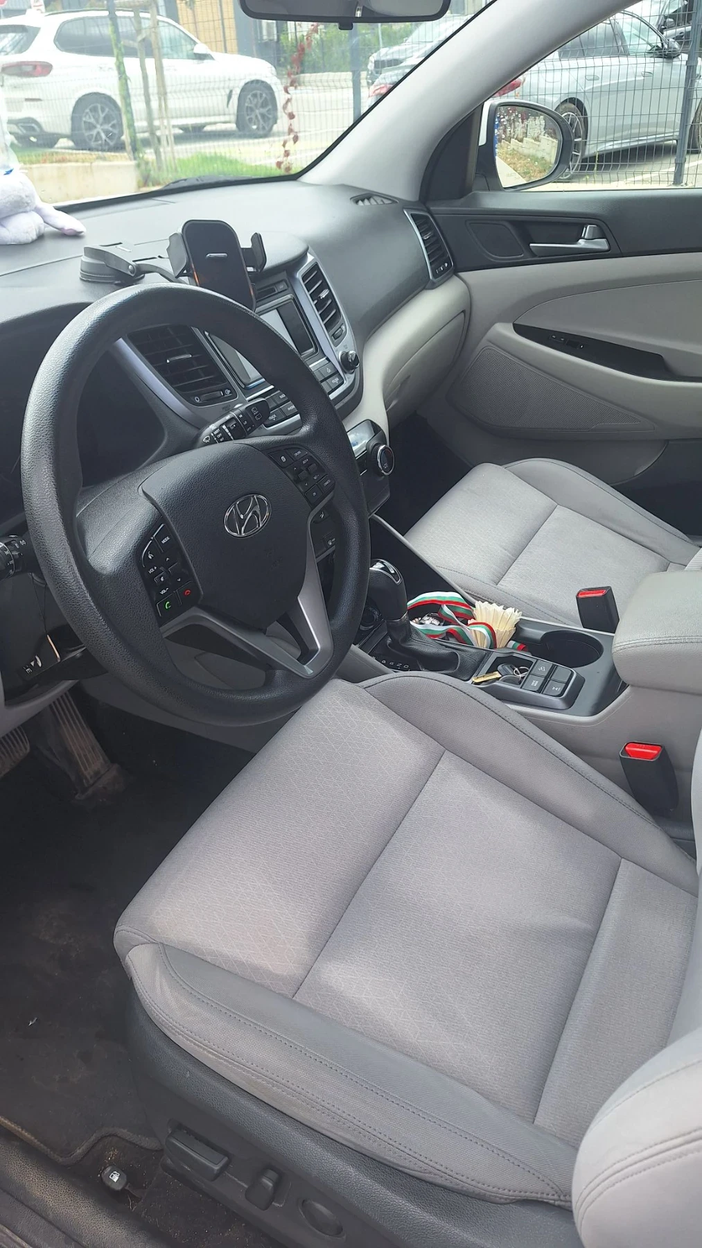 Hyundai Tucson 2.0 4x4, снимка 12 - Автомобили и джипове - 56246566