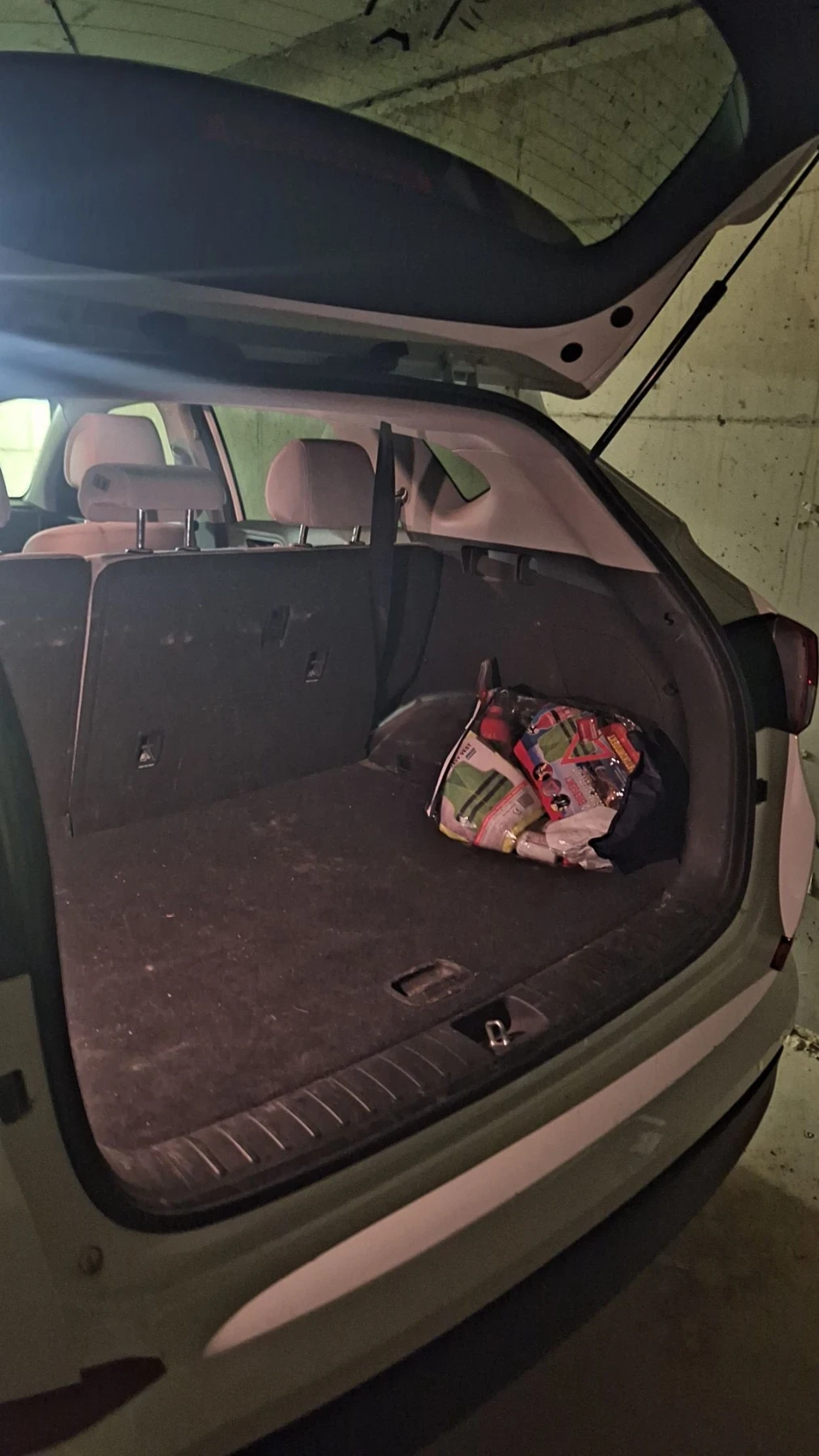 Hyundai Tucson 2.0 4x4, снимка 15 - Автомобили и джипове - 56246566