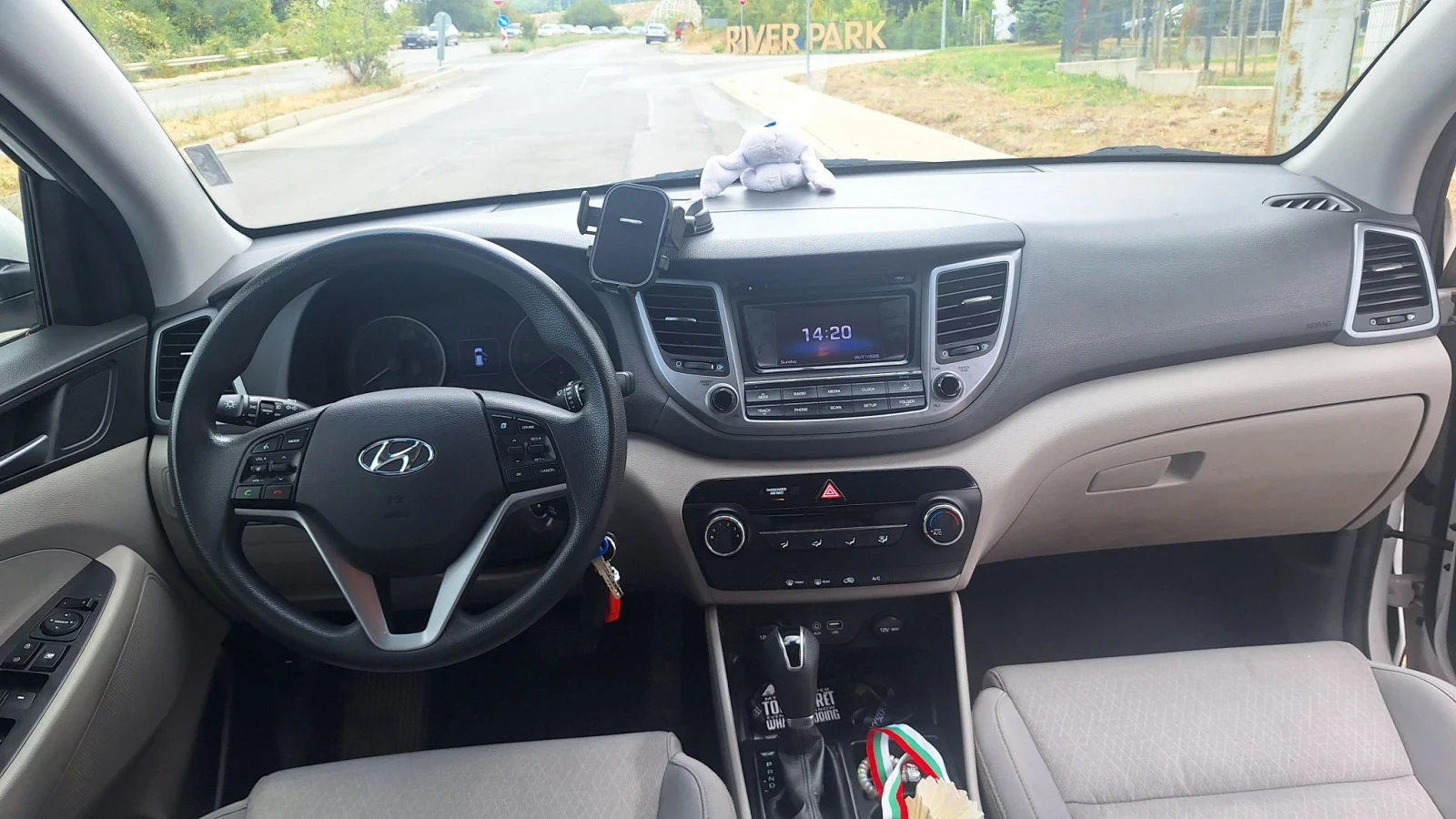 Hyundai Tucson 2.0 4x4, снимка 11 - Автомобили и джипове - 56246566