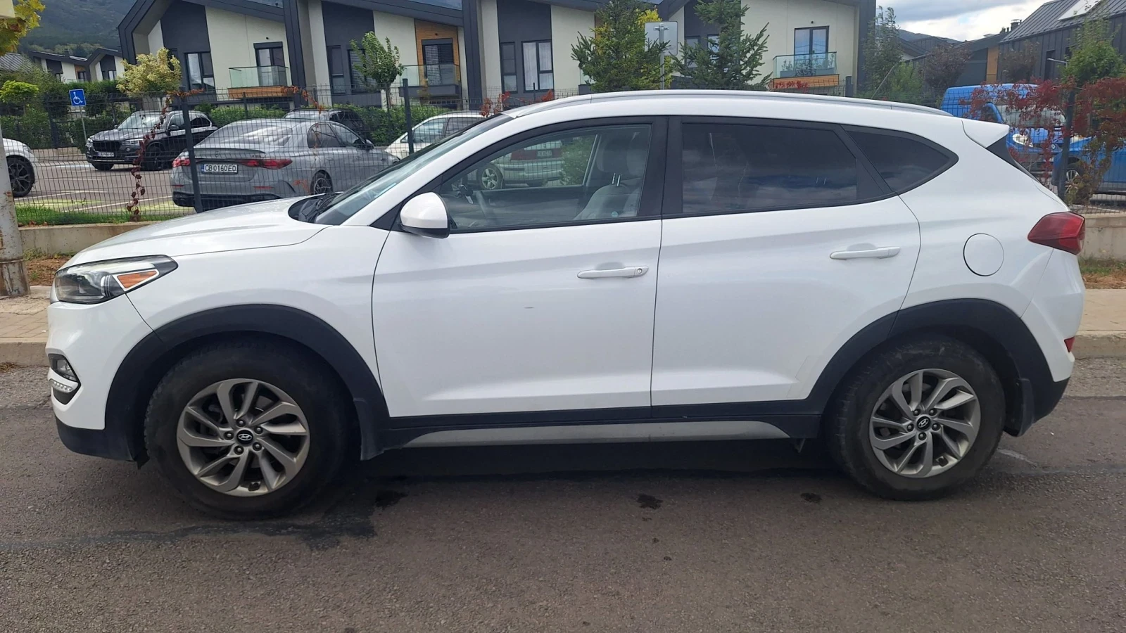 Hyundai Tucson 2.0 4x4, снимка 6 - Автомобили и джипове - 56246566