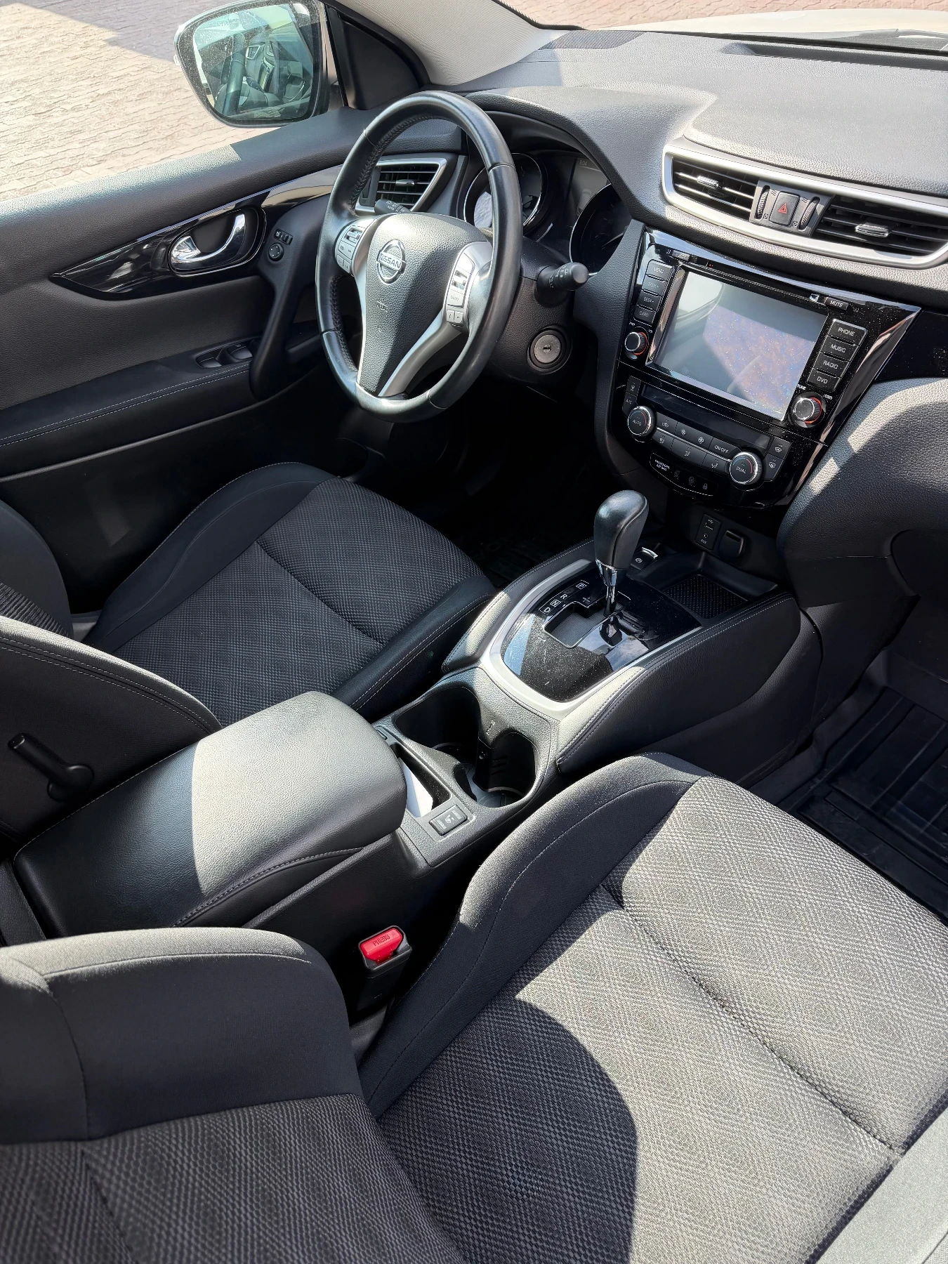 Nissan Qashqai, снимка 6 - Автомобили и джипове - 56294021