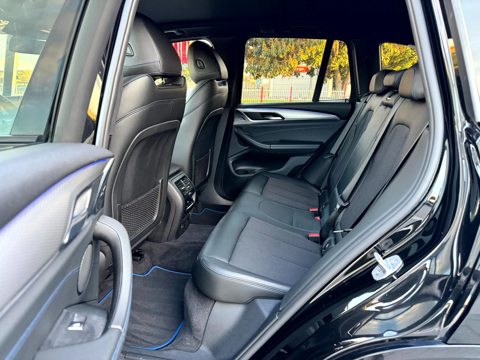 BMW X3 2.0d X-DRIVE M-SPORT* 360КАМЕРИ* ПЪЛНА СЕРВ.ИСТОРИ, снимка 11 - Автомобили и джипове - 56346770