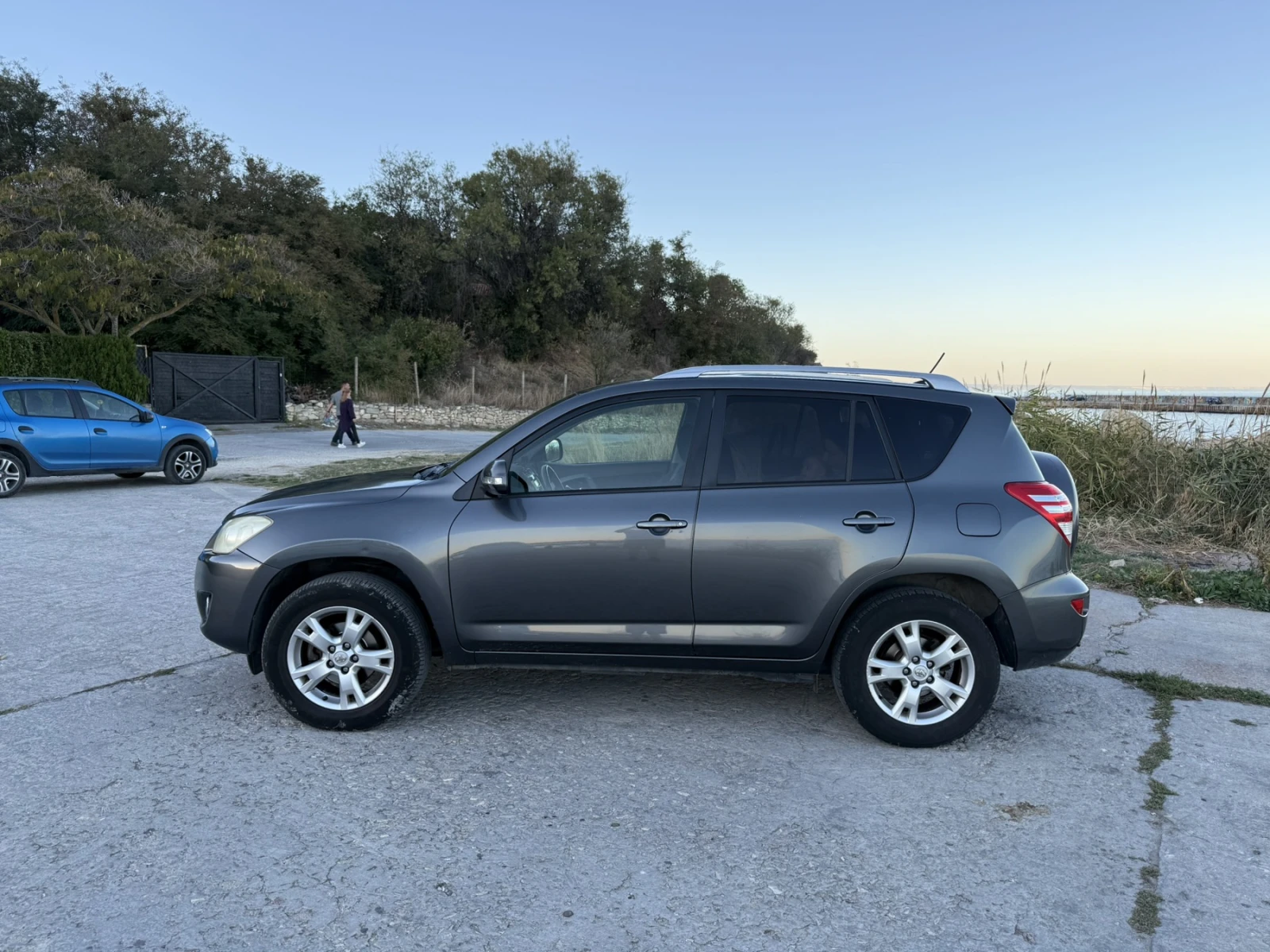 Toyota Rav4 2.2 D4D 4X4 FACE, снимка 4 - Автомобили и джипове - 56425257