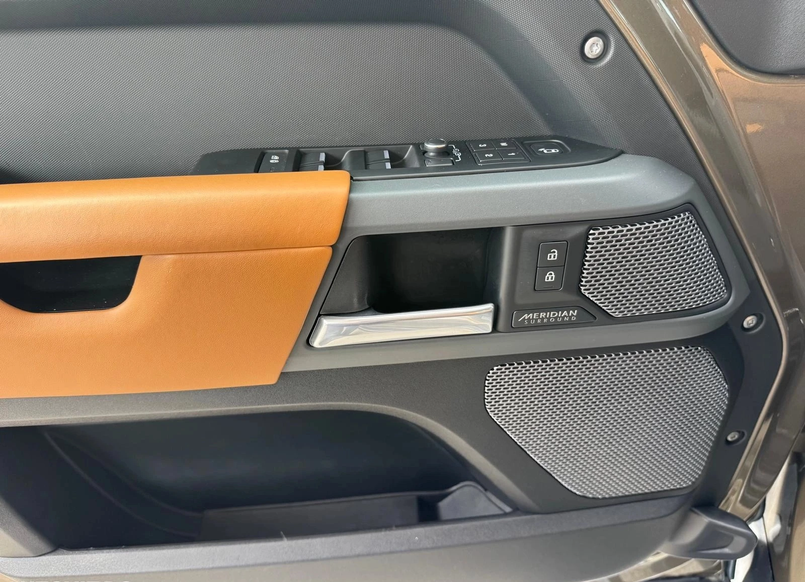 Land Rover Defender 110 3.0 D300 X-Dynamic | Mobile.bg � ����������� 10