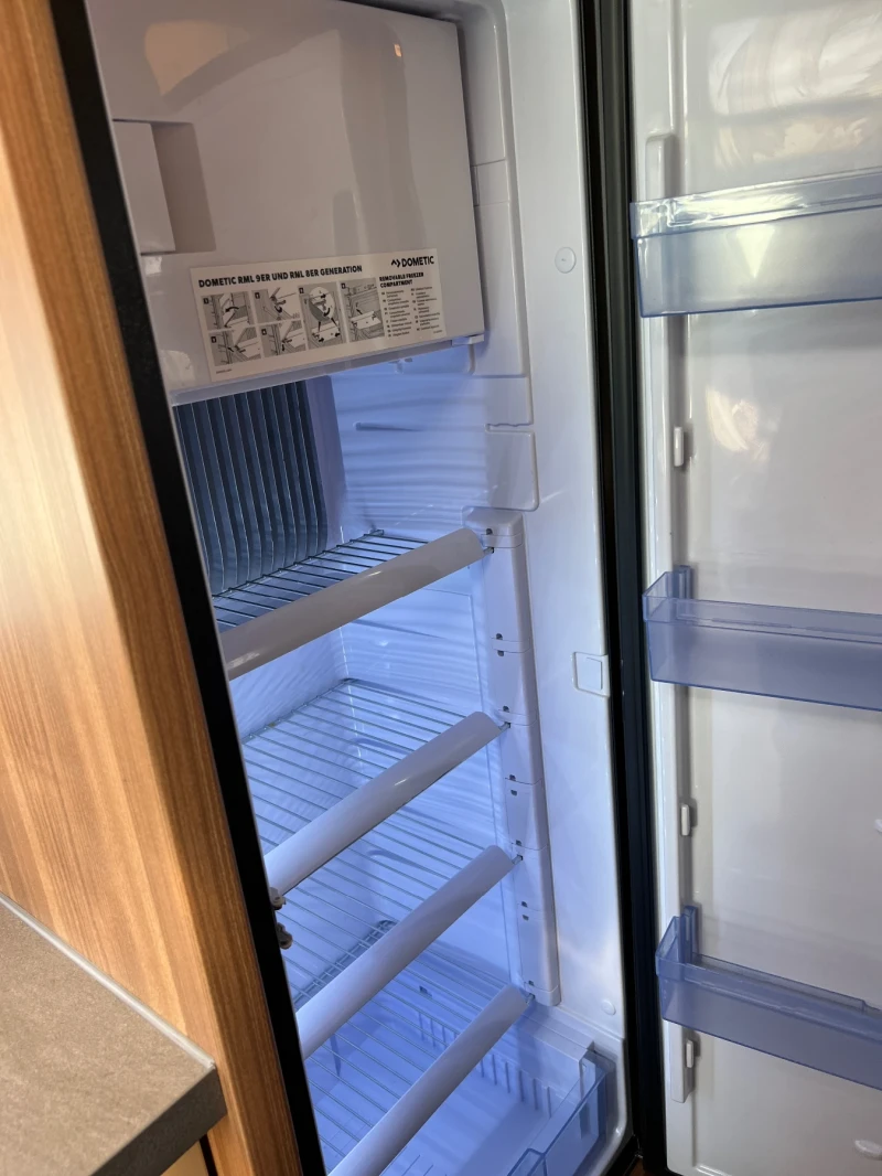 Кемпер Weinsberg CaraCompact Pepper Edition Надуваем Форцелт, снимка 12 - Каравани и кемпери - 49859217