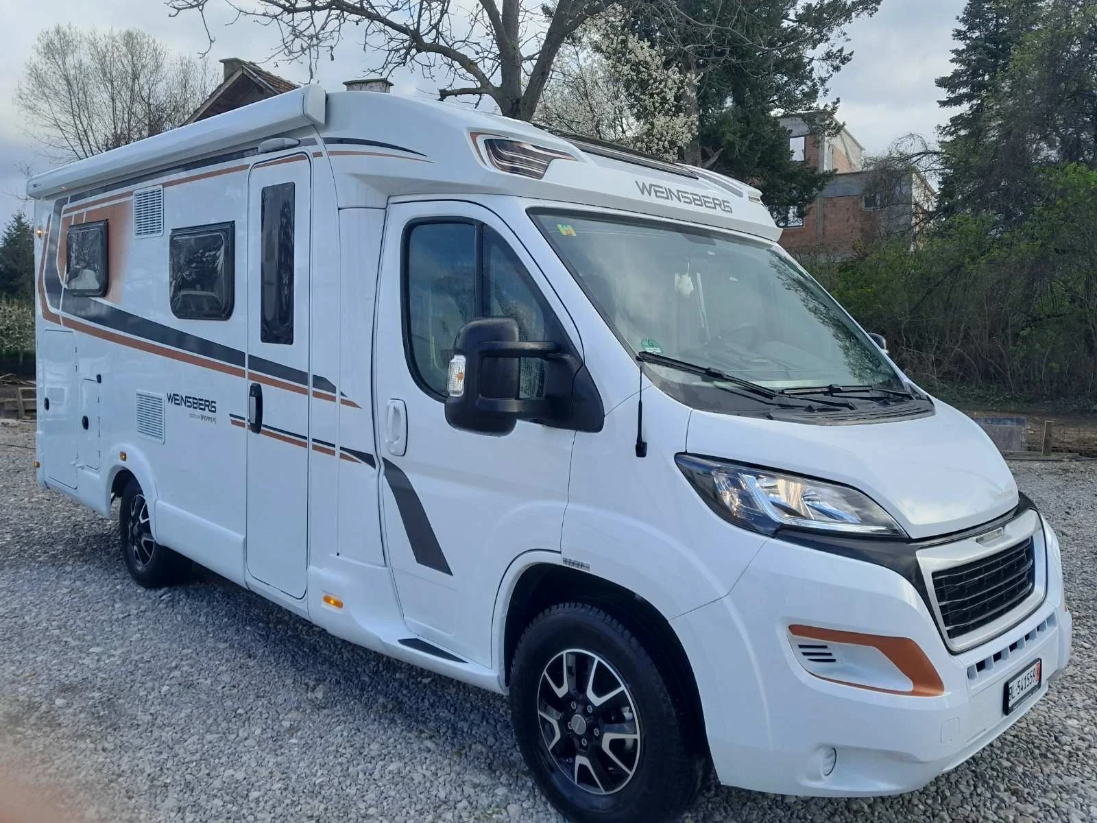 Кемпер Weinsberg CaraCompact Pepper Edition Надуваем Форцелт - изображение 2