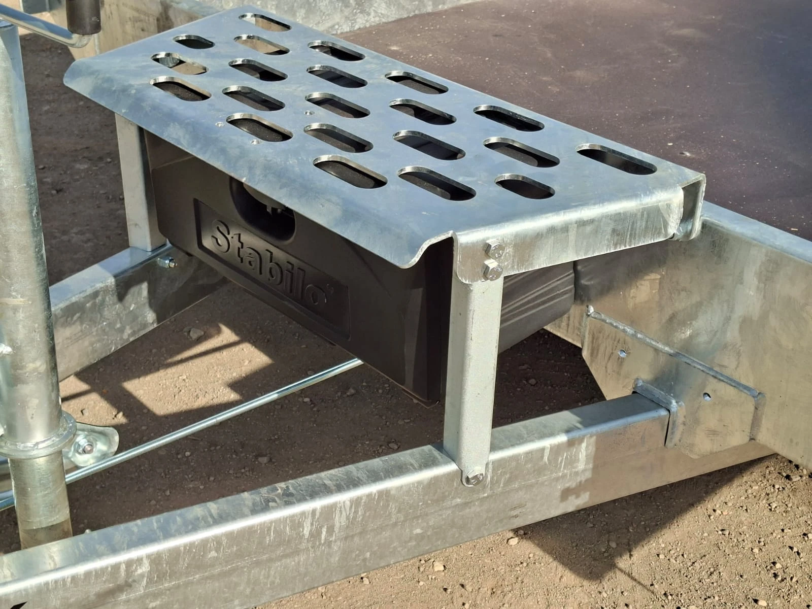 За автомобил Vlemmix MT 400/3 3500KG 3X1350KG, снимка 8 - Ремаркета - 56112379