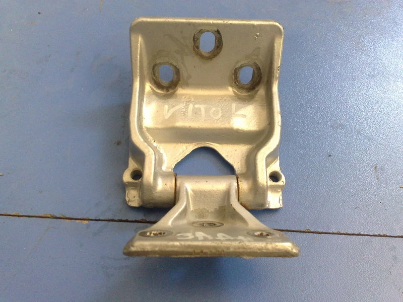 Задна лява панта за Мерцедес Вито