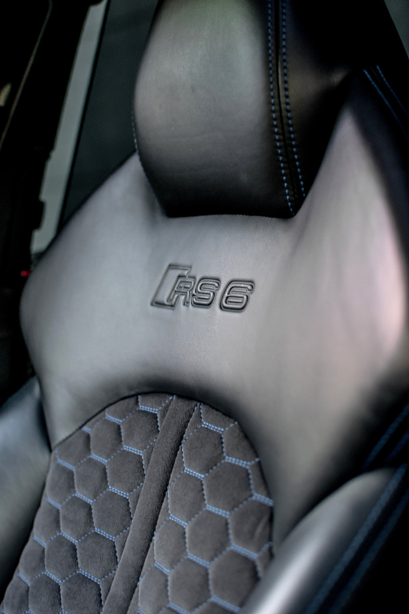 Audi Rs6 * MATRIX* PERFORMANCE* B&O* CERAMIC* AKRAPOVIC* , снимка 15 - Автомобили и джипове - 46224734