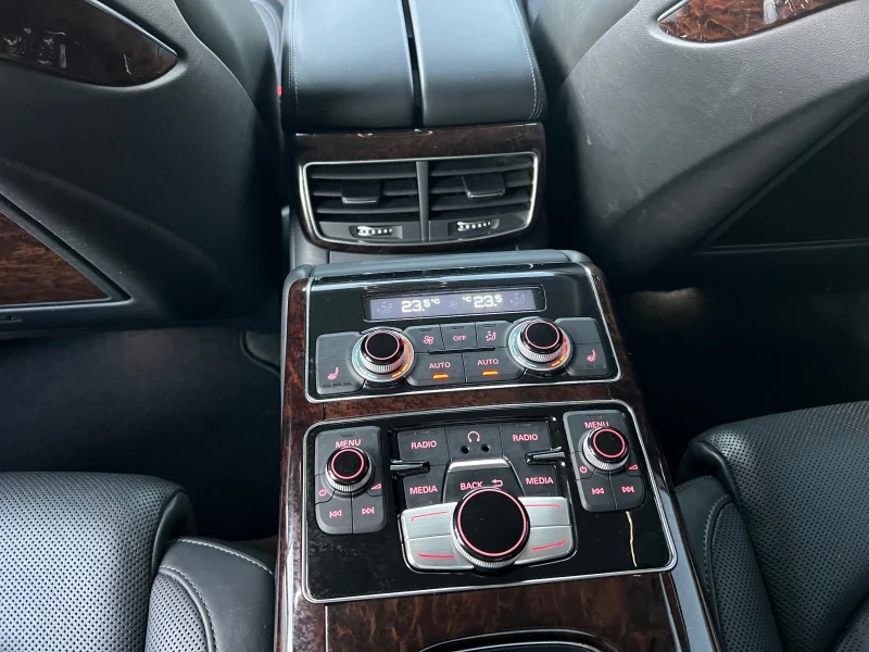 Audi A8 4.2 FSI / Full/Massage/Bang & Olufsen, снимка 12 - Автомобили и джипове - 48002824