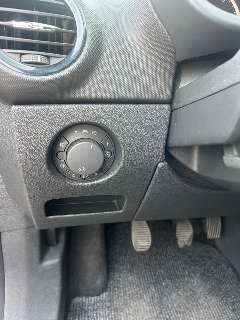 Opel Corsa 1.3cdti, снимка 14 - Автомобили и джипове - 51596394