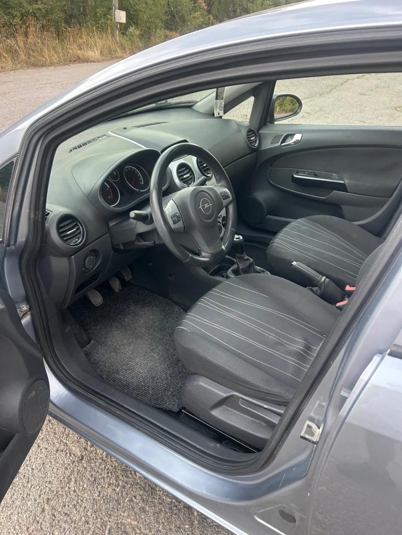 Opel Corsa 1.3cdti, снимка 12 - Автомобили и джипове - 51596394