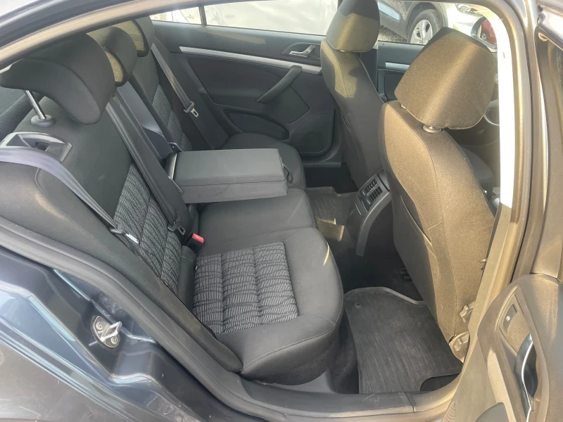 Skoda Octavia 2.0 TDi TOP, снимка 13 - Автомобили и джипове - 52386181