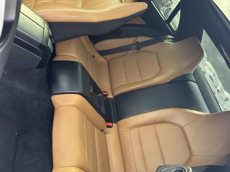 Mercedes-Benz E 400 BITURBO* 9G-TRONIC* AWD* ПОДГРЕВ* KEYLESS* , снимка 12 - Автомобили и джипове - 53498158