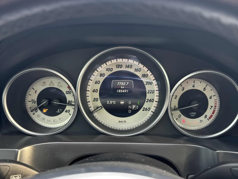 Mercedes-Benz E 400 BITURBO* 9G-TRONIC* AWD* ПОДГРЕВ* KEYLESS* , снимка 7 - Автомобили и джипове - 53498158