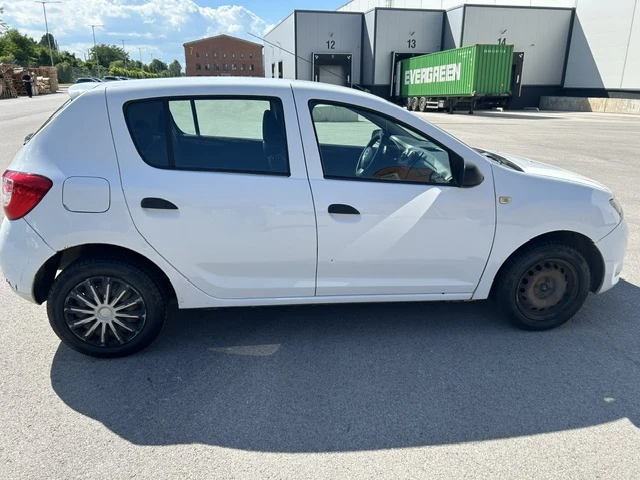 Dacia Sandero, снимка 3 - Автомобили и джипове - 54976392