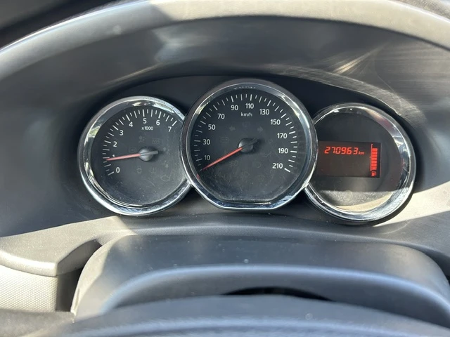 Dacia Sandero, снимка 7 - Автомобили и джипове - 54976392