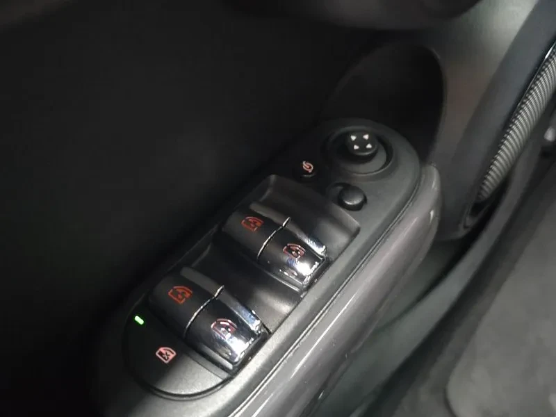 Mini Cooper Basic Model 3Rd Generation, снимка 17 - Автомобили и джипове - 55901377