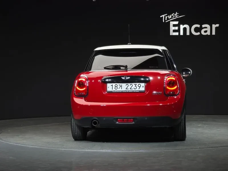 Mini Cooper Basic Model 3Rd Generation, снимка 4 - Автомобили и джипове - 55901377