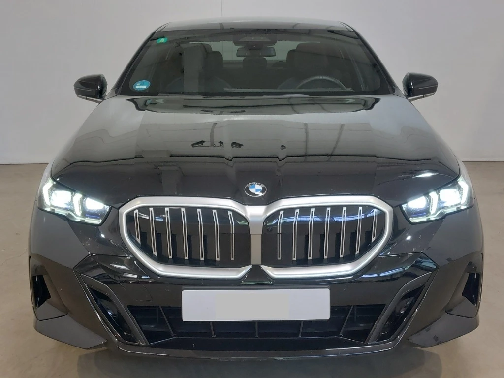 BMW 520 xDrive - изображение 2