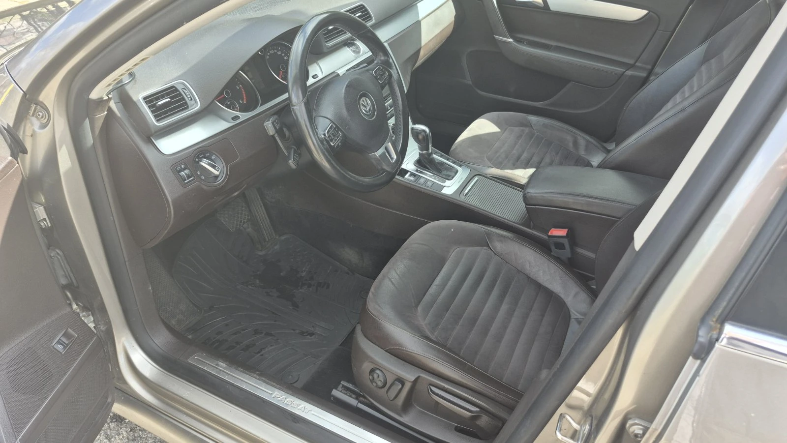 VW Passat 2.0 TDI   4MOTION, снимка 12 - Автомобили и джипове - 53747644
