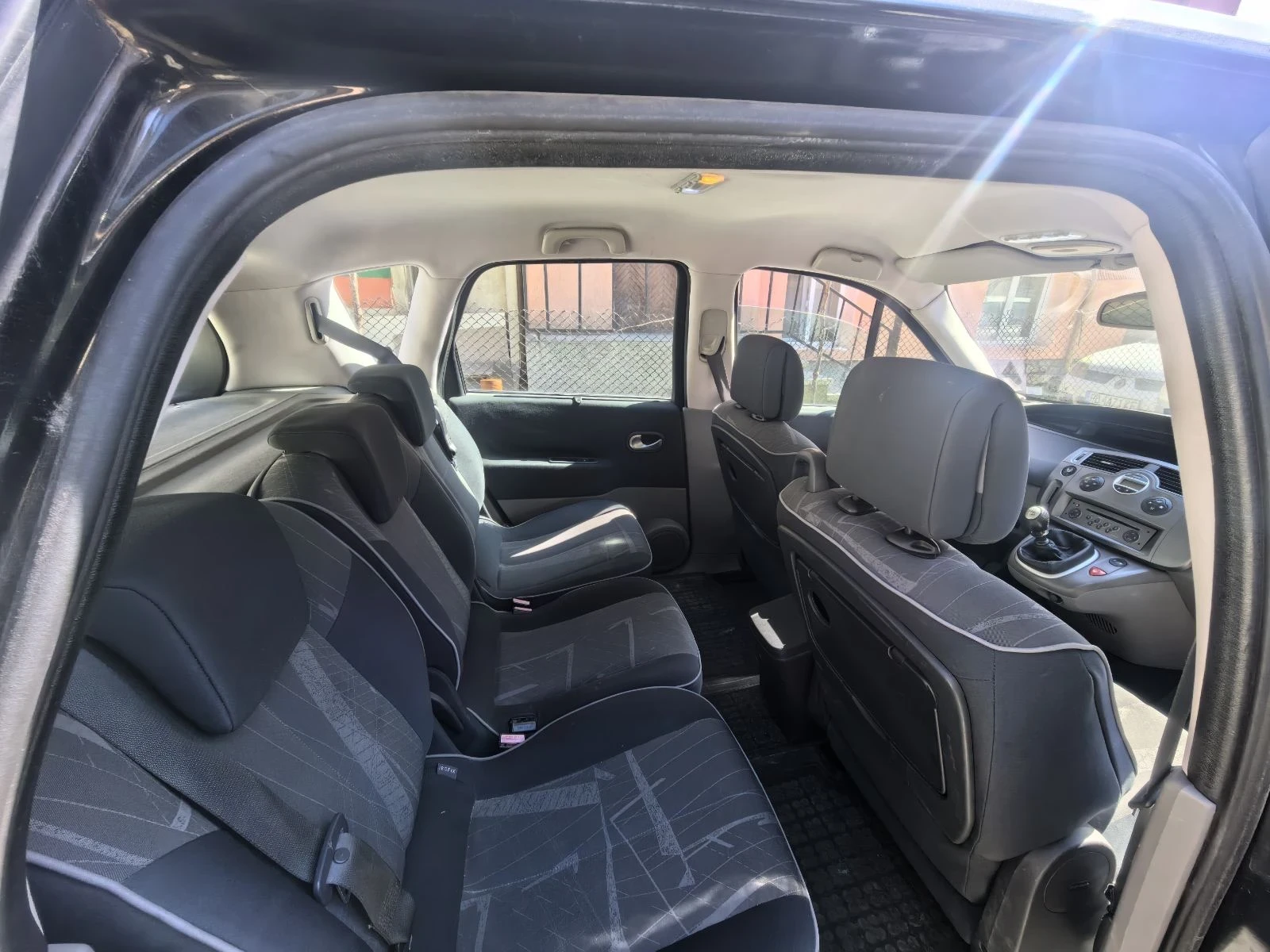 Renault Scenic 1.9 dci, снимка 6 - Автомобили и джипове - 53836021