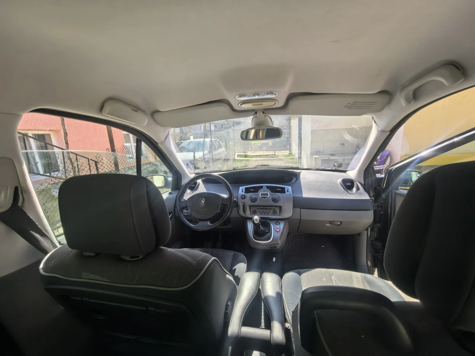 Renault Scenic 1.9 dci, снимка 4 - Автомобили и джипове - 53836021
