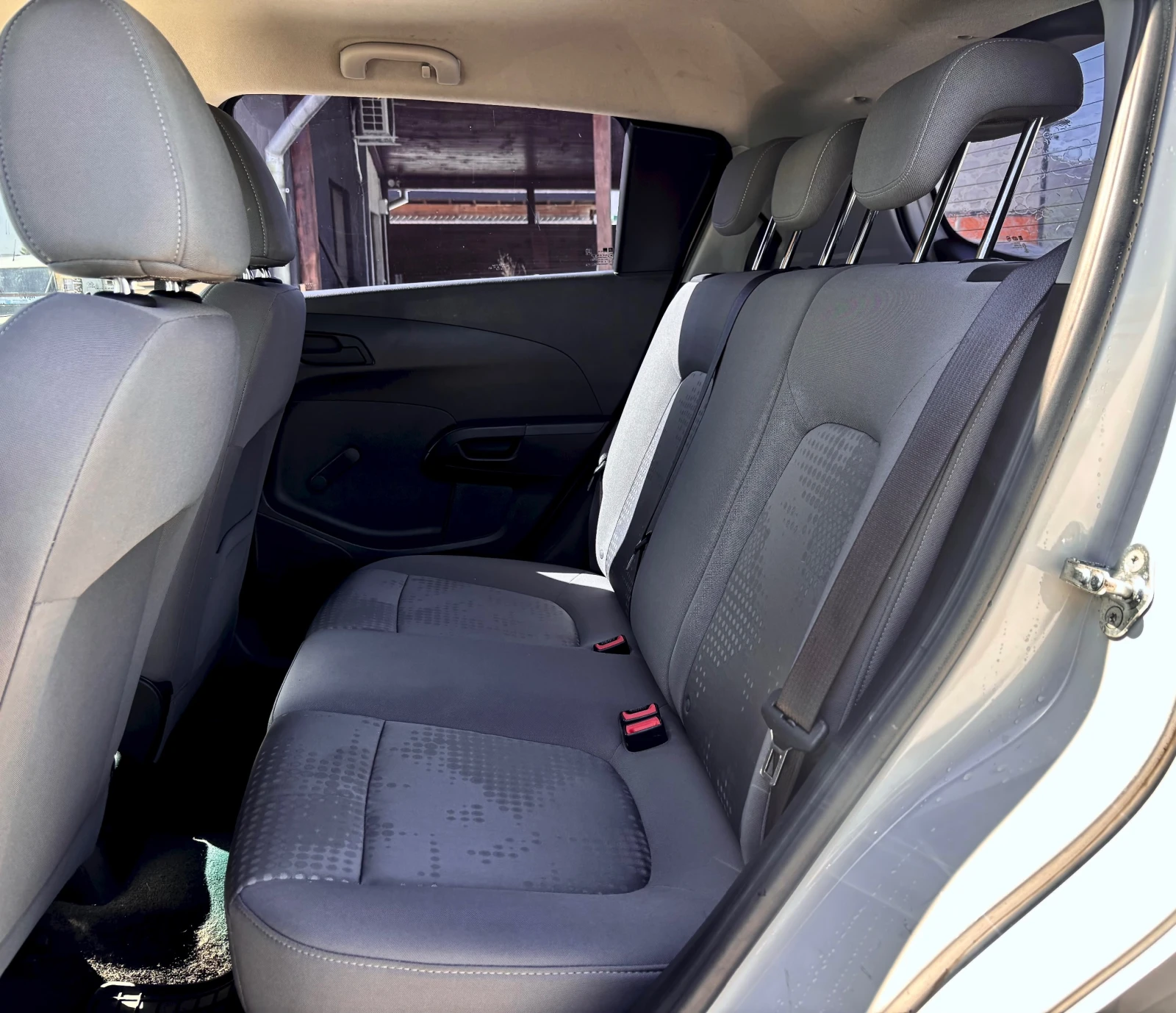 Chevrolet Aveo, снимка 13 - Автомобили и джипове - 54330942