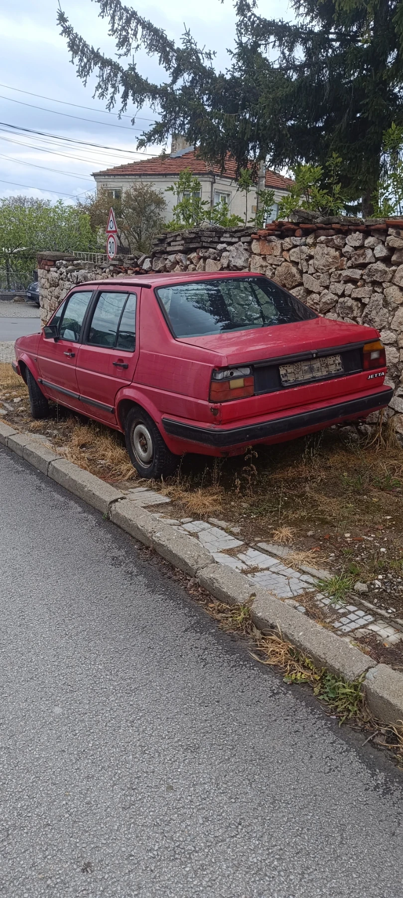 VW Jetta 1.6, снимка 3 - Автомобили и джипове - 54379776