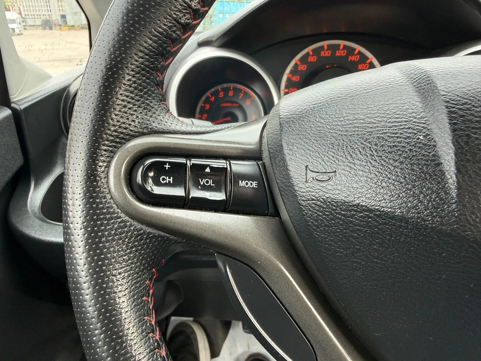 Honda Jazz, снимка 13 - Автомобили и джипове - 54477265