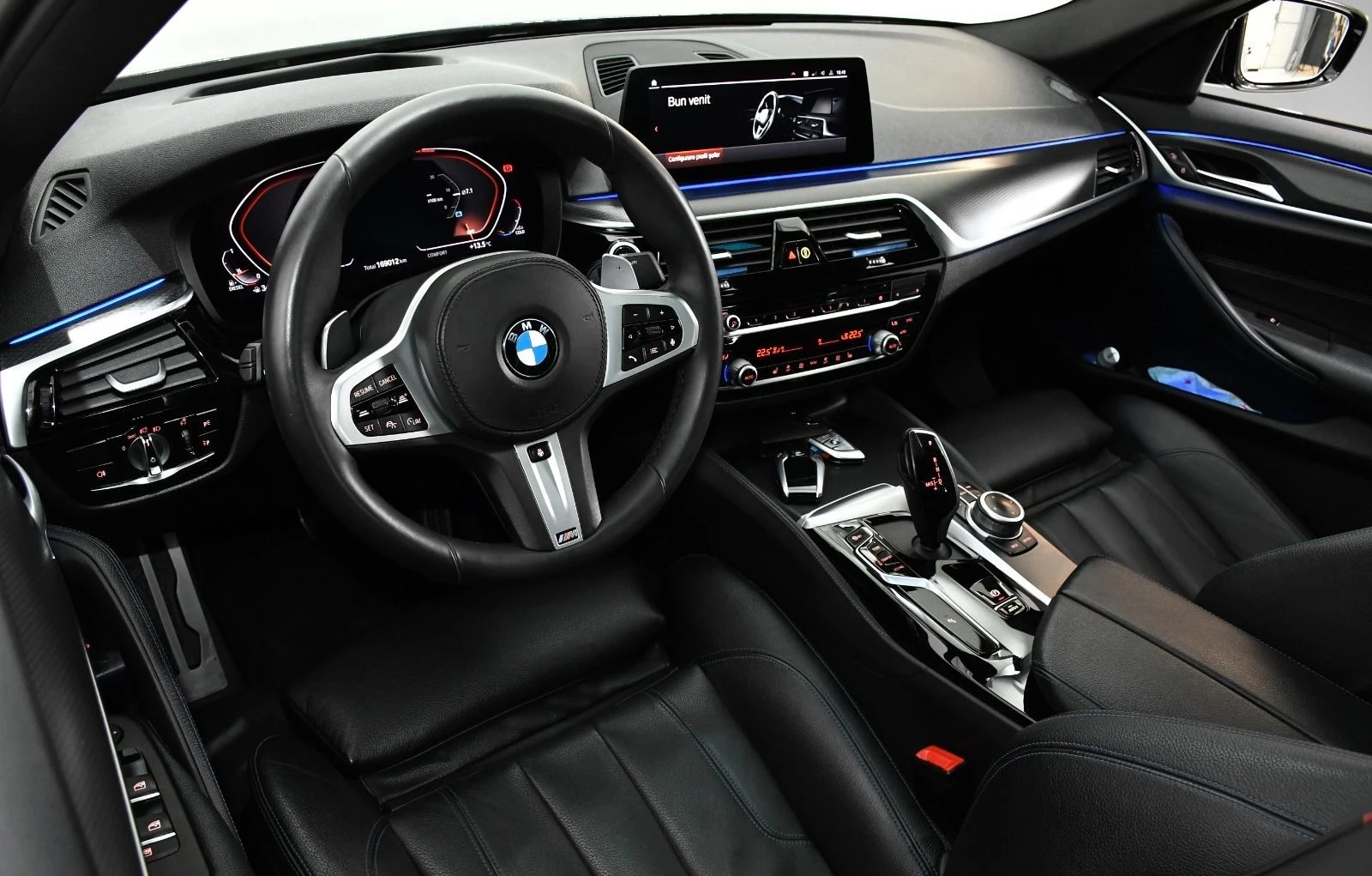 BMW 530 d xDrive M-Pack, снимка 11 - Автомобили и джипове - 54877766
