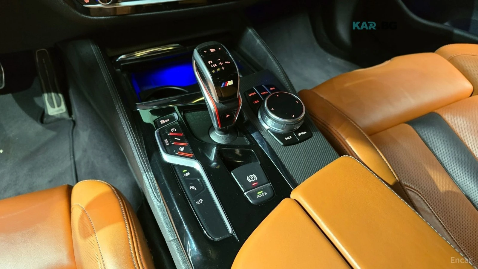 BMW M5 КОЖА* 360* НАВИ* HUD* ПОДГРЕВ* ОБДУХВ, снимка 9 - Автомобили и джипове - 54932126