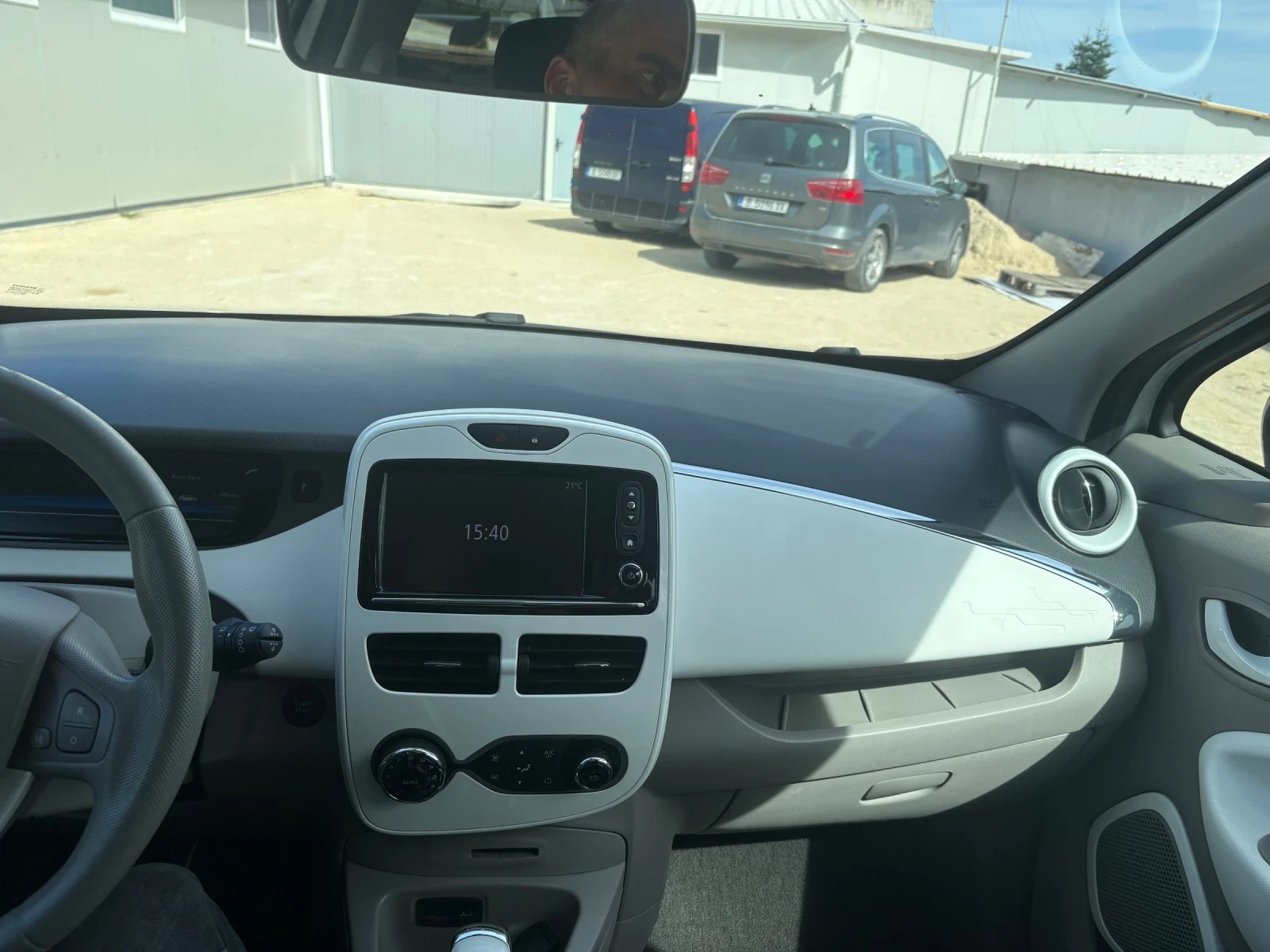 Renault Zoe, снимка 17 - Автомобили и джипове - 55141033