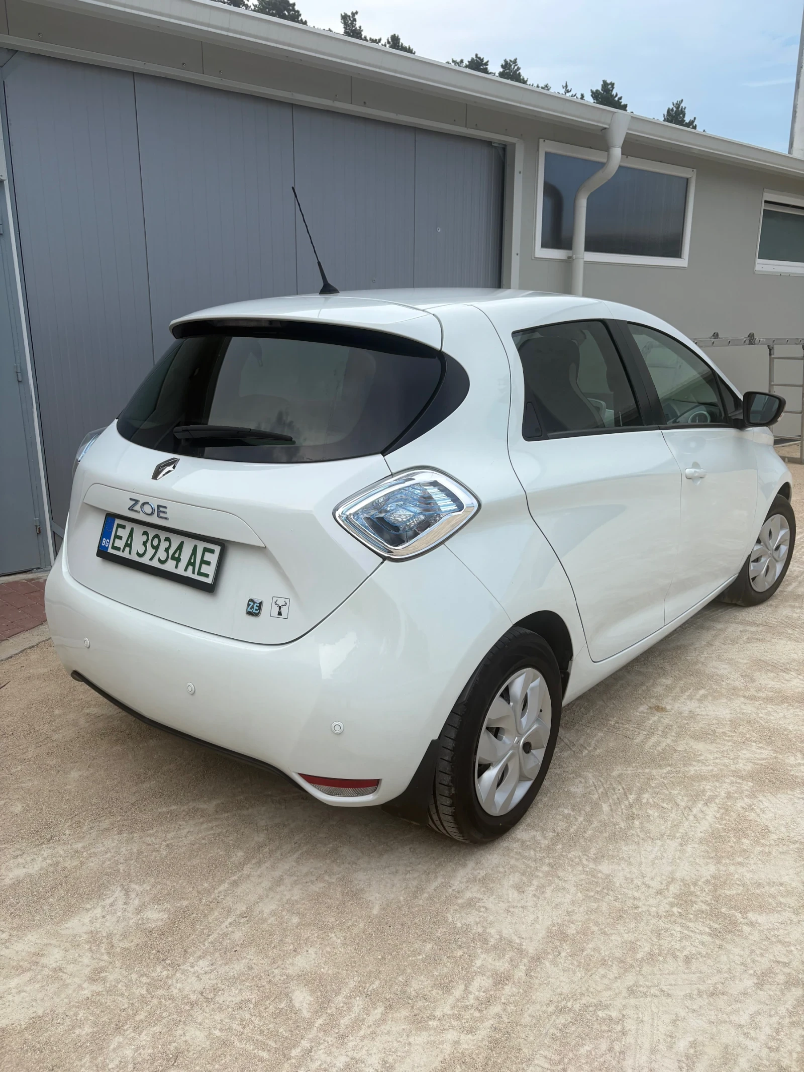 Renault Zoe, снимка 3 - Автомобили и джипове - 55141033