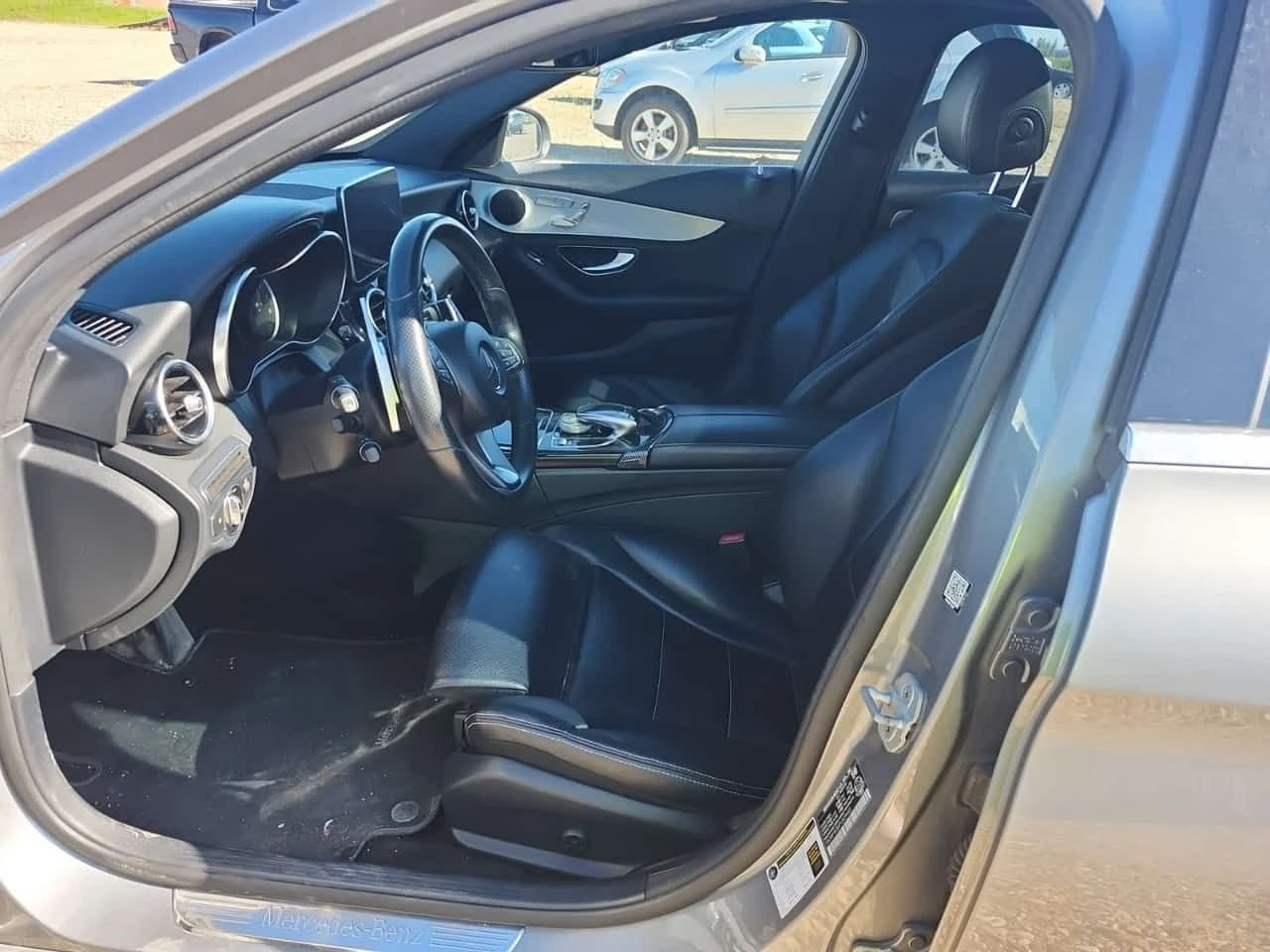 Mercedes-Benz C 300 CARFAX /Кожа/Нави/Подгрев/Панорама/ФИНАНСИРАНЕ, снимка 7 - Автомобили и джипове - 55180478