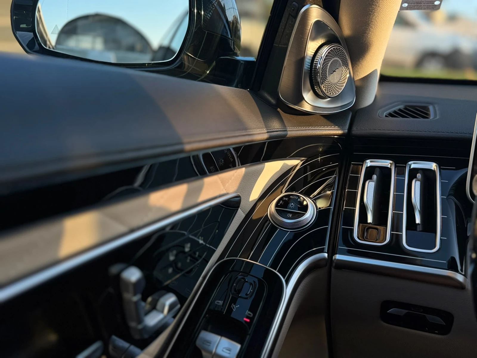 Mercedes-Benz S 350 4MATIC/NAVI/Multy/360 /LED/Pano/ Excellent!, снимка 12 - Автомобили и джипове - 55314942