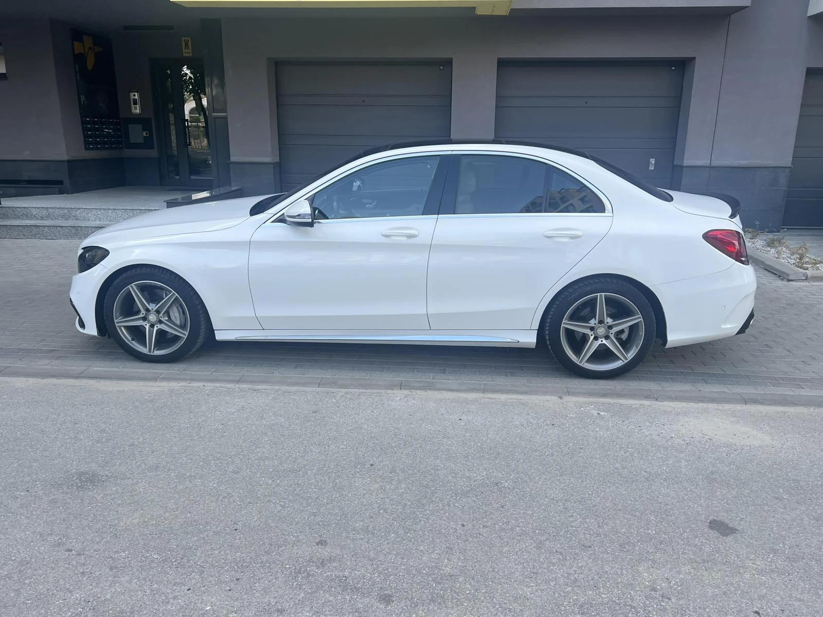 Mercedes-Benz C 300 AMG, 4MATIC, снимка 4 - Автомобили и джипове - 55803776