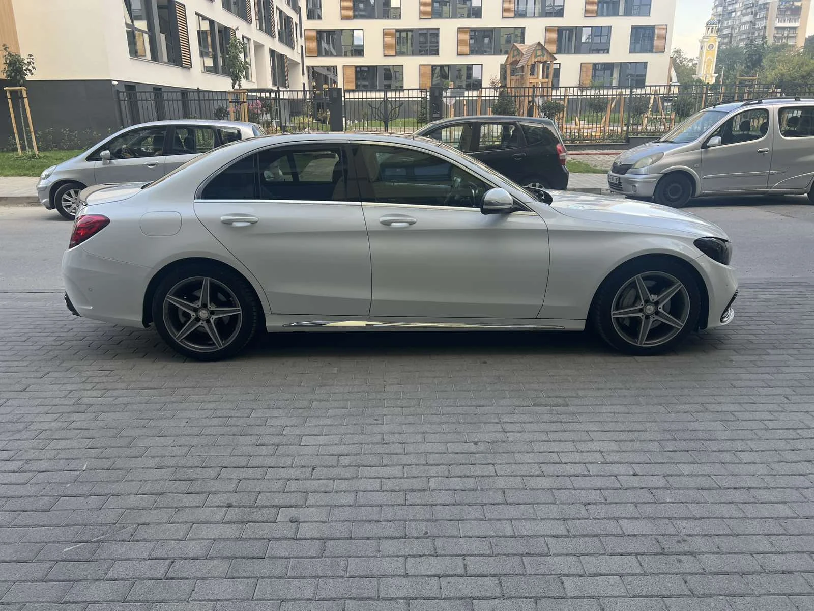 Mercedes-Benz C 300 AMG, 4MATIC, снимка 6 - Автомобили и джипове - 55803776