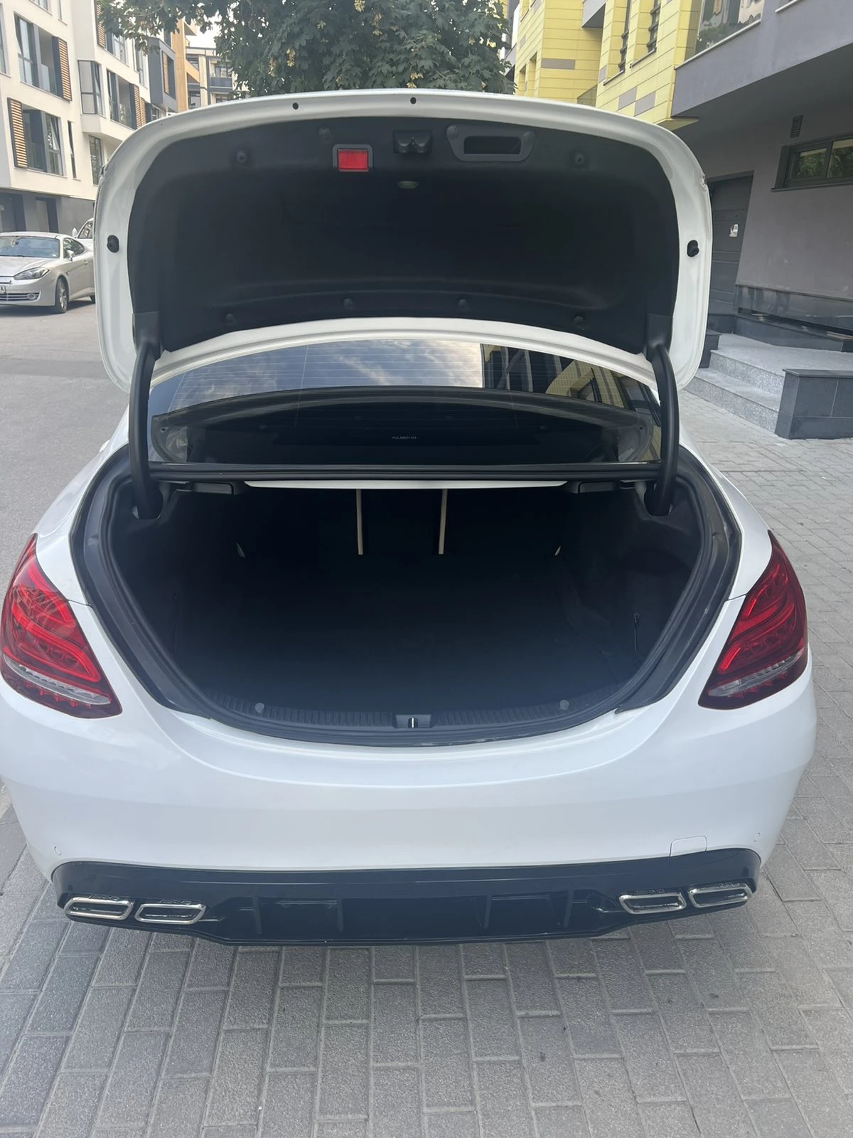 Mercedes-Benz C 300 AMG, 4MATIC, снимка 16 - Автомобили и джипове - 55803776