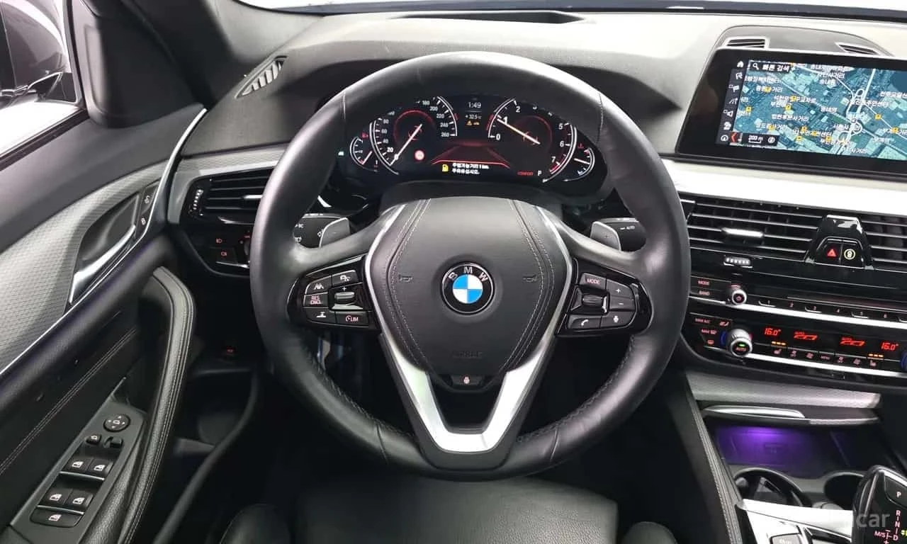 BMW 530 xDrive M Sport Package/ФИНАНСИРАНЕ, снимка 13 - Автомобили и джипове - 56273124