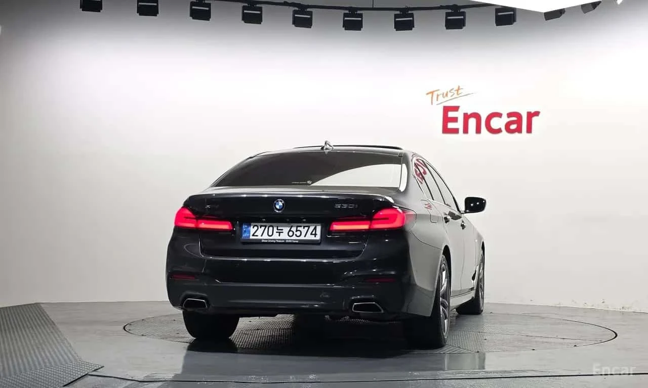 BMW 530 xDrive M Sport Package/ФИНАНСИРАНЕ, снимка 4 - Автомобили и джипове - 56273124