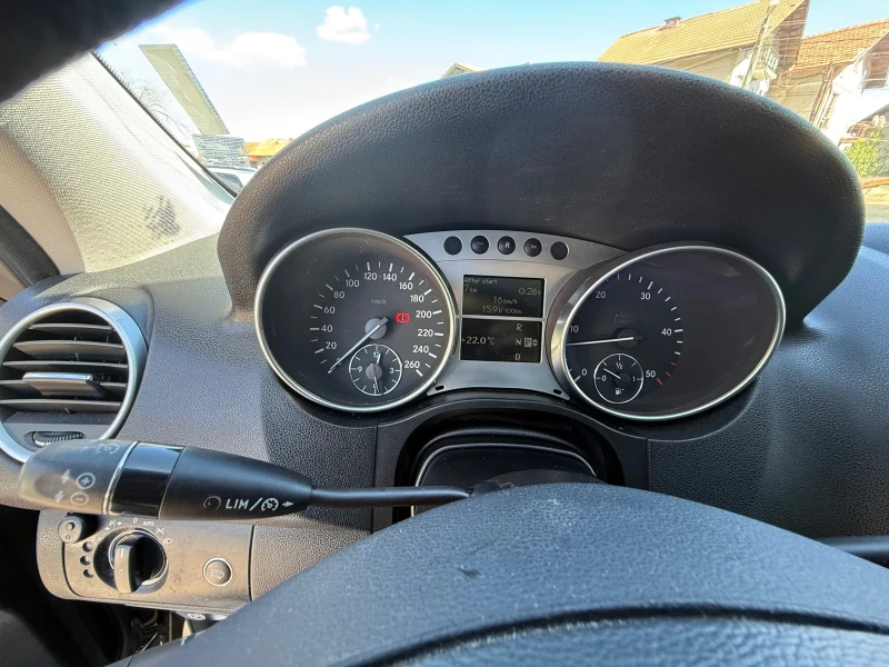 Mercedes-Benz ML 320 4 Matic , снимка 9 - Автомобили и джипове - 51772270