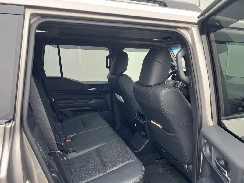 Toyota Land cruiser 250 LUXURY, снимка 8 - Автомобили и джипове - 53383811