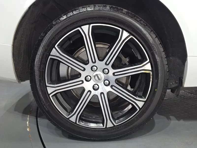 Volvo XC60 D5 INSCRIPTION, снимка 5 - Автомобили и джипове - 55294375